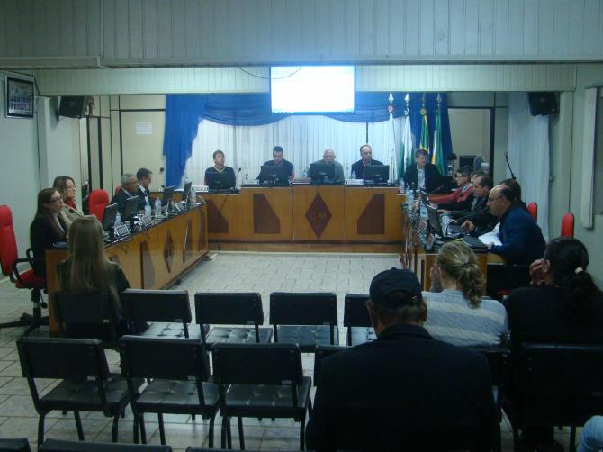 Câmara Municipal de Laranjeiras do Sul realiza duas sessões na noite desta segunda feira 02 de maio